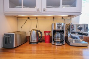 Kaffee und/oder Kaffeemaschine