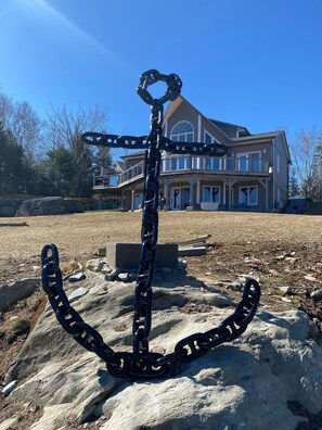 Anchor chain anchor.
Climbing not suggest.