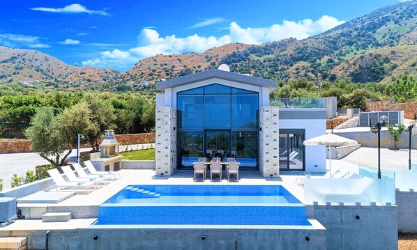 Moonlight Villas | HotelPraxis Group