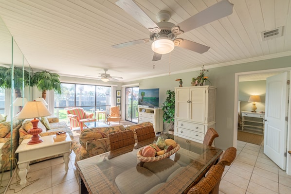 Welcome to Shore 'Nuff, Edgewater Villa 2809 in beautiful Panama City Beach, Florida!