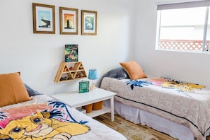 Third bedroom with two twin beds - Lion King themed!