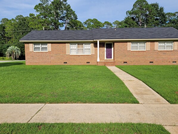 FRONT OF HOUSE