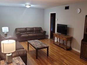 FAMILY ROOM 2
