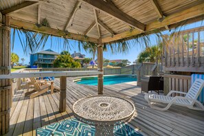 Multiple seating by the pool