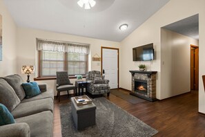 Enjoy ambiance of fireplace