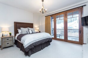 Bedroom, Indoors, Room, Bed, Furniture