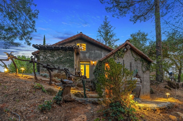 Wine cellar and main dwelling