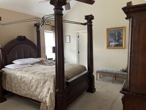 Master Bedroom Queen Bed