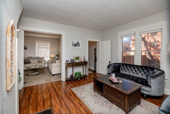 Entry Parlor room