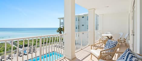 Ocean and pool views.