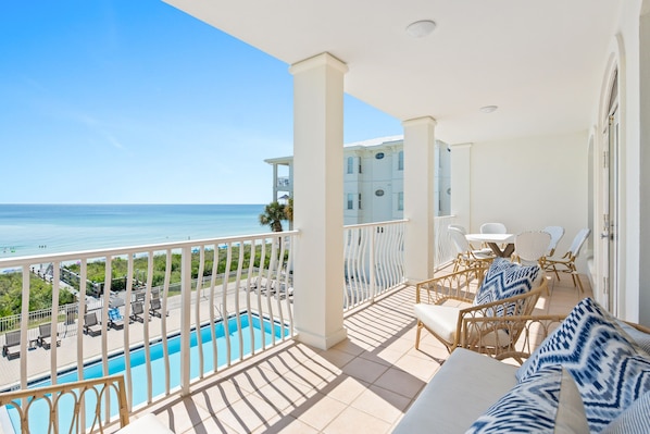 Ocean and pool views.