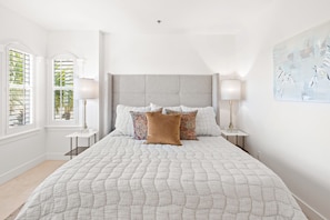 Spacious queen sized bed.
