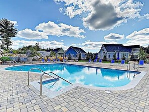 Heated upper pool