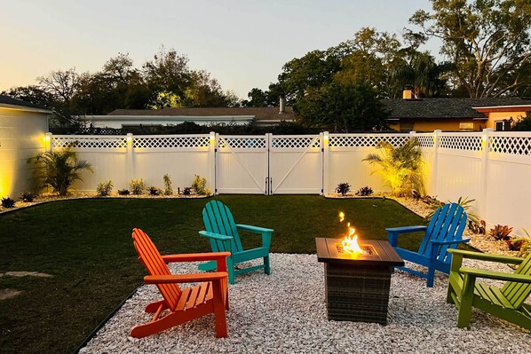 Safety Harbor Vacation Rental | 2BR | 1BA | 3 Steps Required | 1,140 Sq Ft