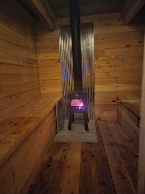 Sauna available upon request (4 person) for additional charge message for info