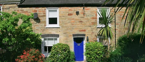 Welcome to Gargoyle Cottage in St Agnes!