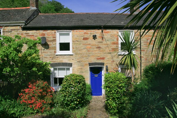 Welcome to Gargoyle Cottage in St Agnes!