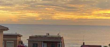 Beautiful views of the sea and easy access to expansive beaches.