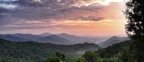 Long Range View - Welcome to The GORGEous View and the Long Range View of the Green River Gorge