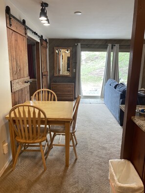 Dining area with 4 chairs