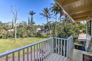 Deck | 3 Miles to Beach