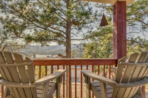 Furnished Deck | 3 Exterior Security Cameras (Facing Out)