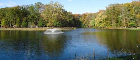 Lake Nomahegan in Cranford NJ with fountain - 8.5 miles away