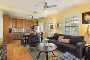 Living/Kitchen Space