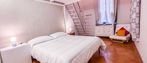 Bedroom MYHOUSE INN S. DONATO - Solo Affitti Brevi