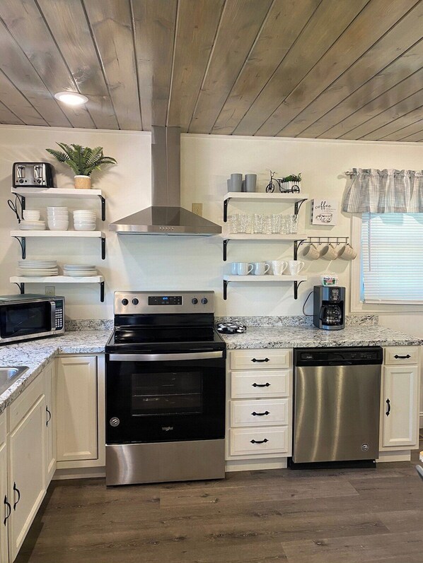Full equipped kitchen 