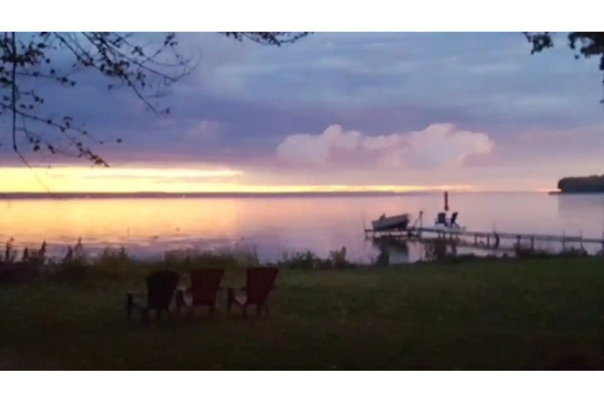 The Lake House. Perfect year-round getaway!