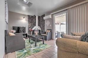 Living Room | Free WiFi