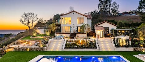 The Best of Malibu -Wonderful Views, Great Pool with Outdoor Entertaining
