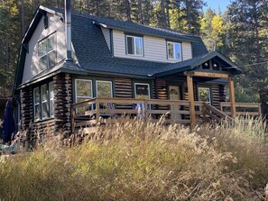 Honey Bear Creek Lodge