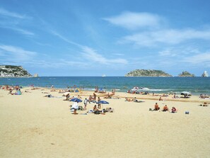 Water, Sky, Daytime, Azure, Building, Coastal And Oceanic Landforms, Body Of Water, Landscape, Beach, Natural Landscape