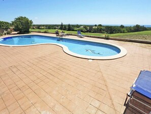 L'Eau, Propriété, Ciel, Piscine, Bois, Arbre, Plante, Bâtiment, Sol, Herbe