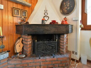 Property, Picture Frame, Building, Wood, Hearth, Orange, Interior Design, Window, Living Room, Floor