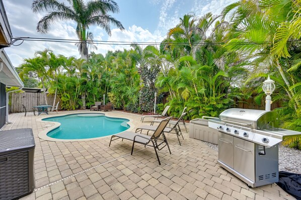 Naples Vacation Rental | 4BR | 3BA | Half-Step to Access | 1,320 Sq Ft