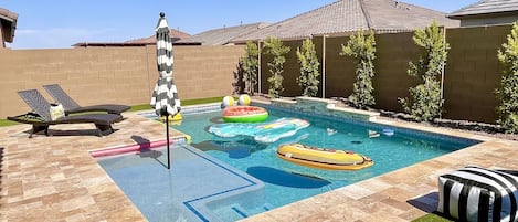 Fenced yard- Play-pool w/ HUGE Baja step/ water toys/ pool umbrellas/ waterfall