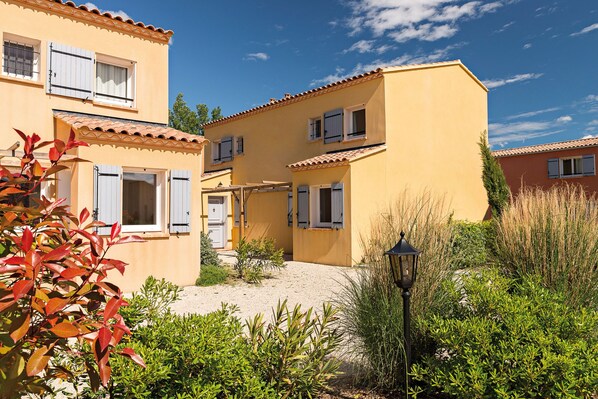 Extérieur maison de vacances [été]