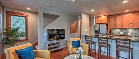 Seattle Vacation Rental | 2BR | 2.5BA | 1,225 Sq Ft | Interior Stairs Required