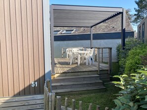 屋外ダイニングエリア