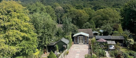 Large private garden overlooking Froggatt edge