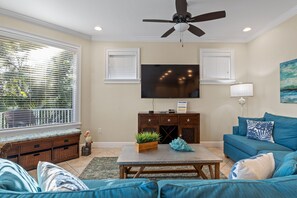 Spacious living room