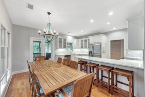 Dining Table & Kitchen