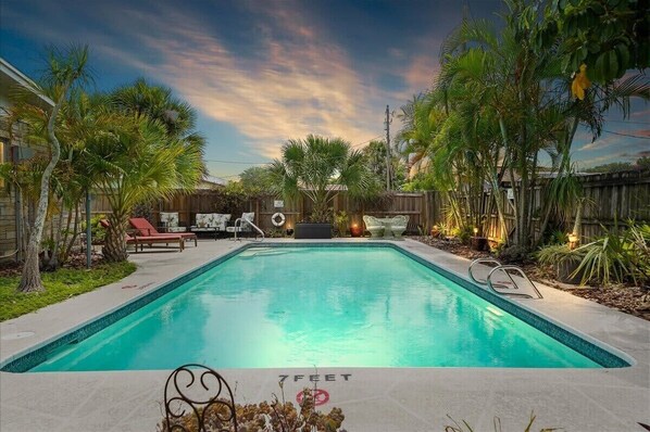 Private pool, full fenced yard