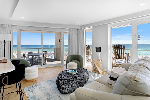 Beachside Towers II 4243 Living Room