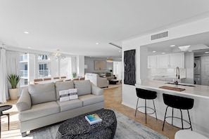 Beachside Towers II 4243 Living Room Alt