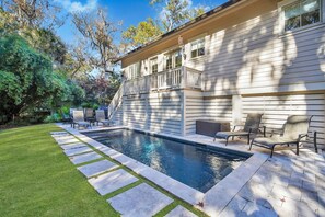Private pool