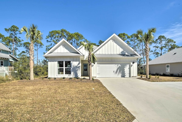 Port St Joe Vacation Rental | 4BR | 3BA | 2,197 Sq Ft | 1 Small Step to Enter